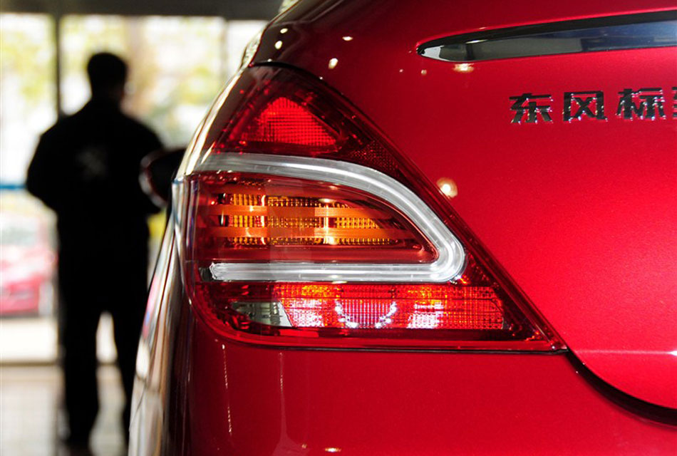 2013款标致308 2.0L自动尊尚型