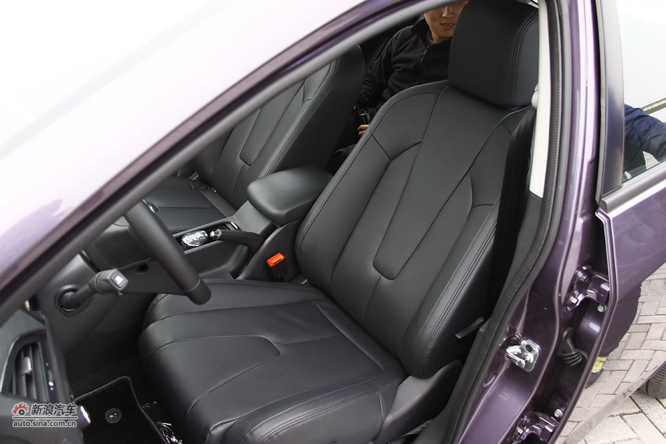 上汽MG5座椅空间实拍