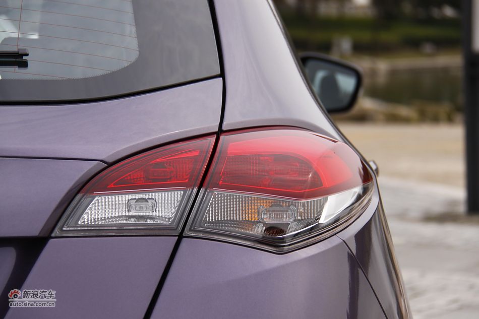 上汽MG5外观细节实拍