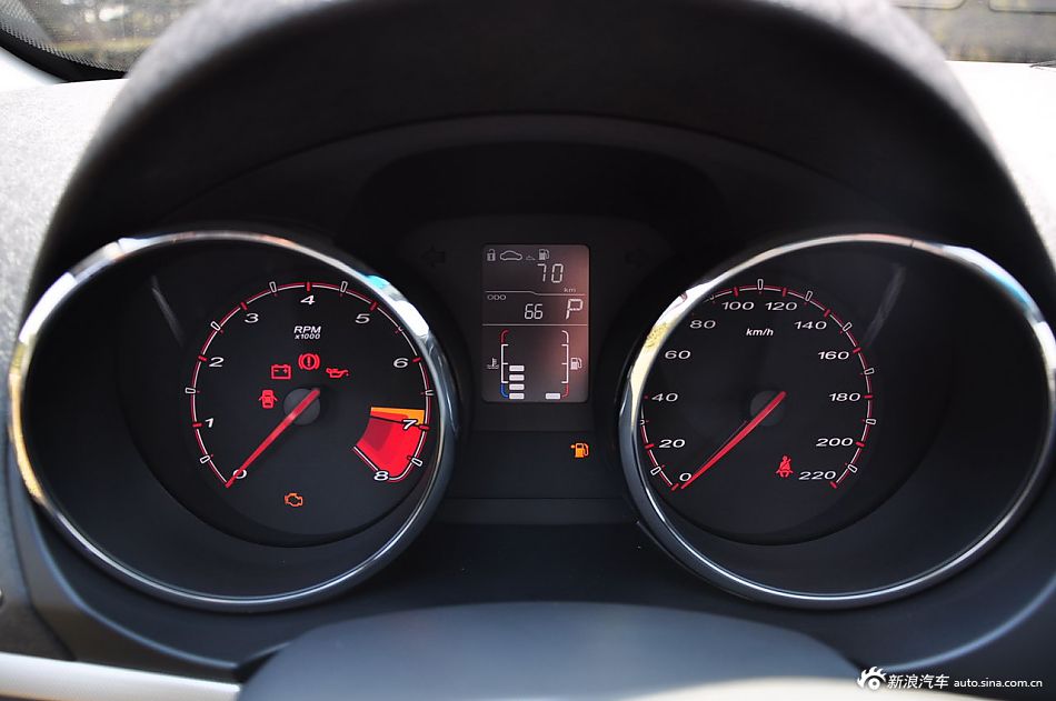 MG5静态评测内饰