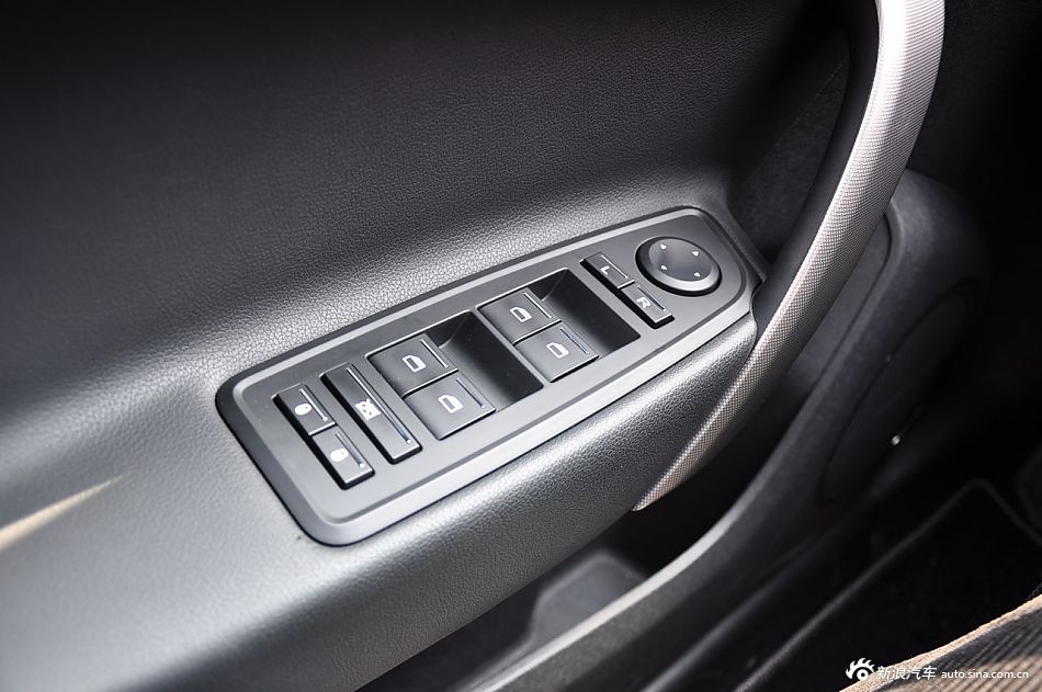 MG5静态评测内饰