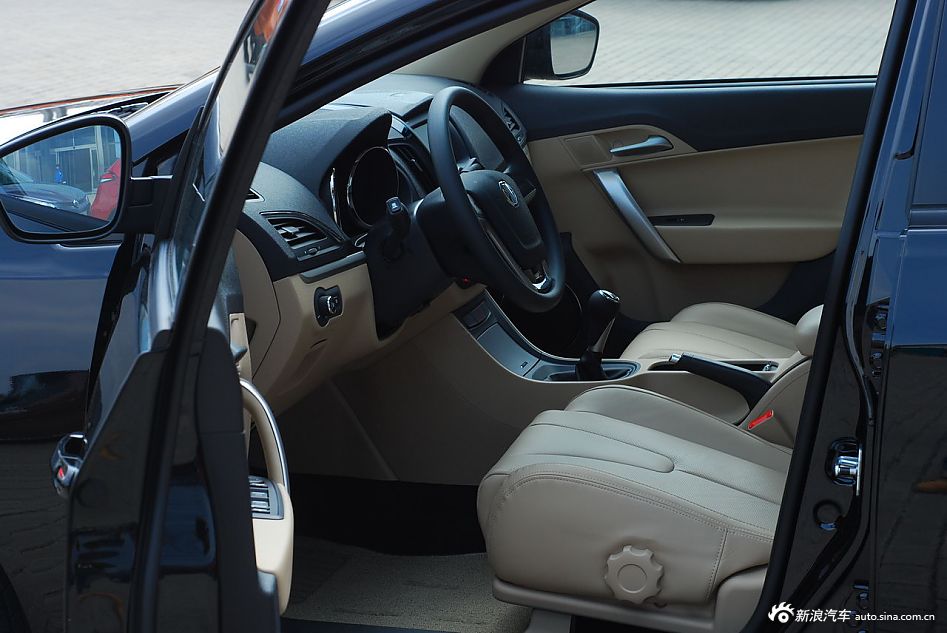 MG5静态评测内饰