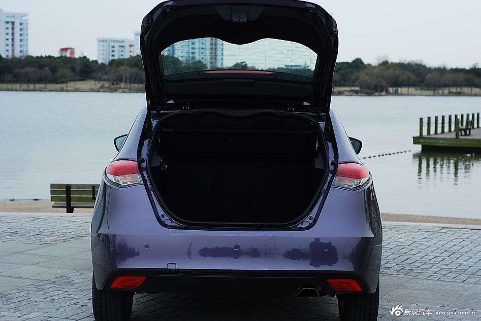 MG5静态评测内饰