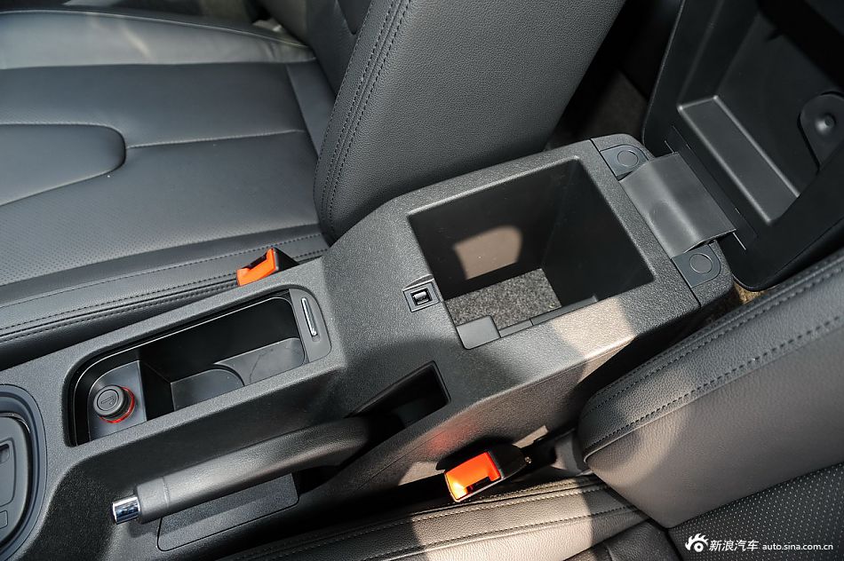 MG5静态评测内饰