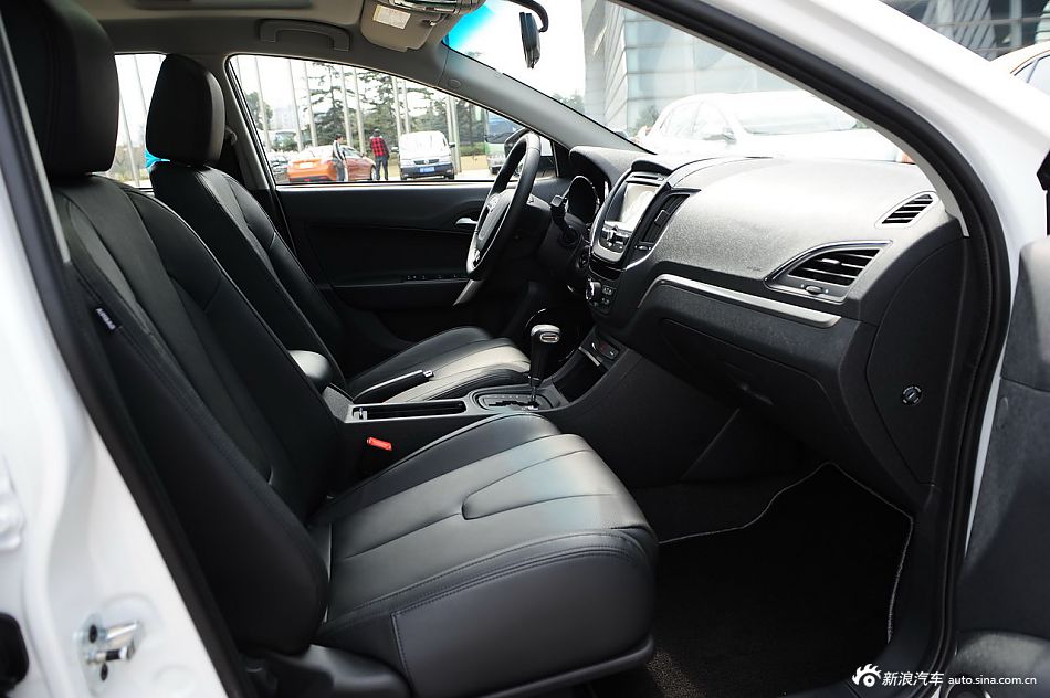 MG5静态评测内饰