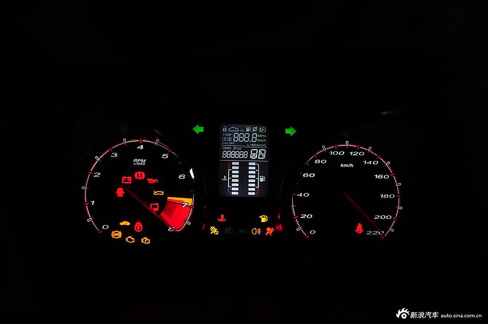 MG5静态评测内饰