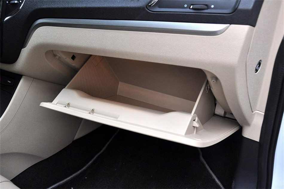 MG5 2012款 1.5L AT 领航版 内饰