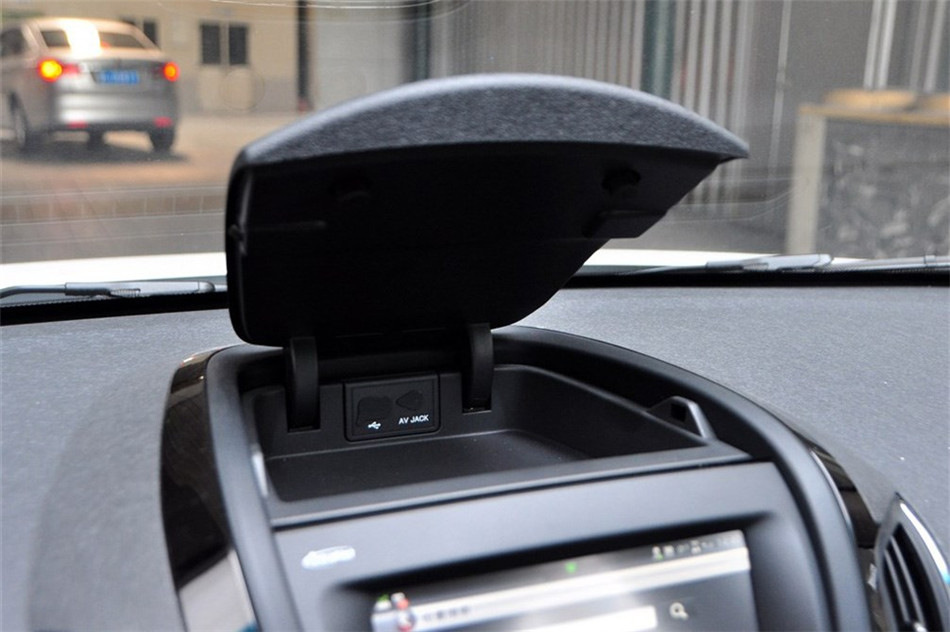 MG5 2012款 1.5L AT 领航版 内饰