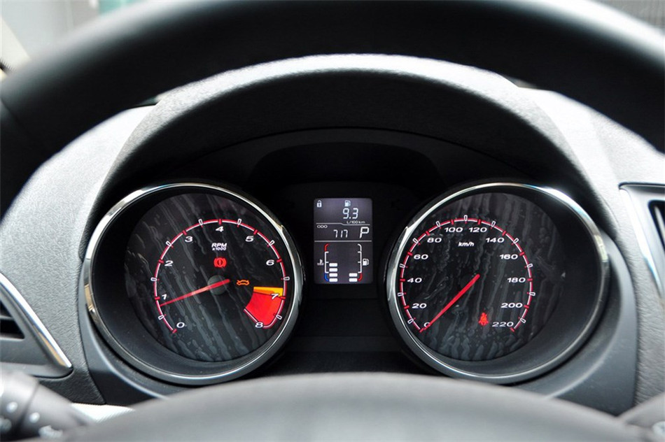 MG5 2012款 1.5L AT 领航版 内饰