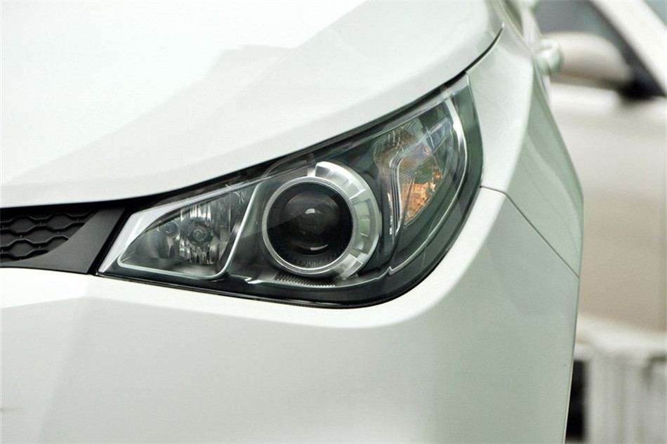 MG5 2012款 1.5L AT 领航版 细节