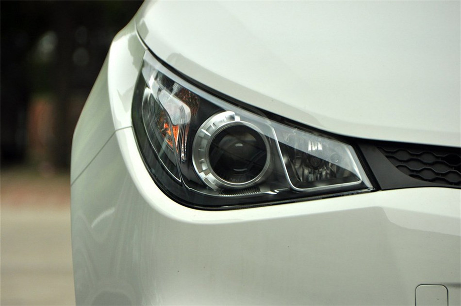 MG5 2012款 1.5L AT 领航版 细节