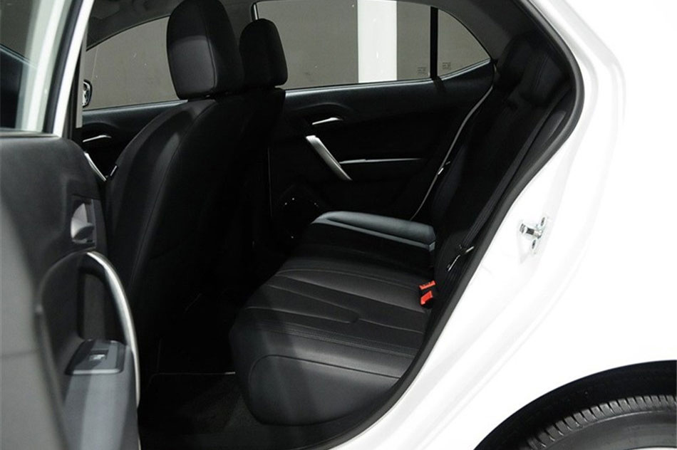 2014款MG5 1.5T自动旗舰型