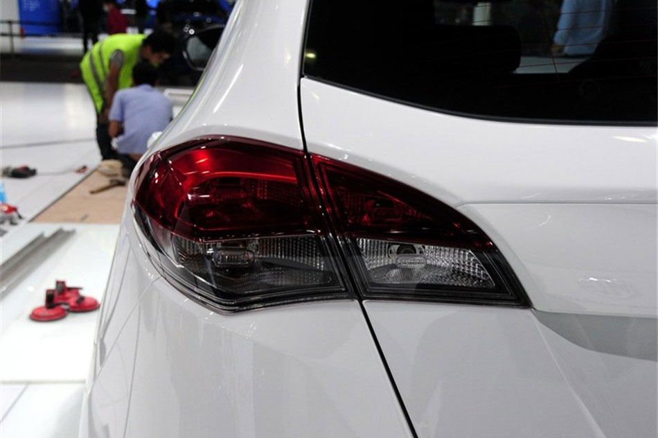 2014款MG5 1.5T自动旗舰型