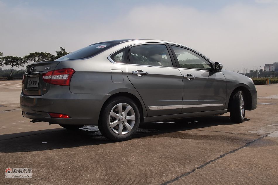 东风风神A60外观