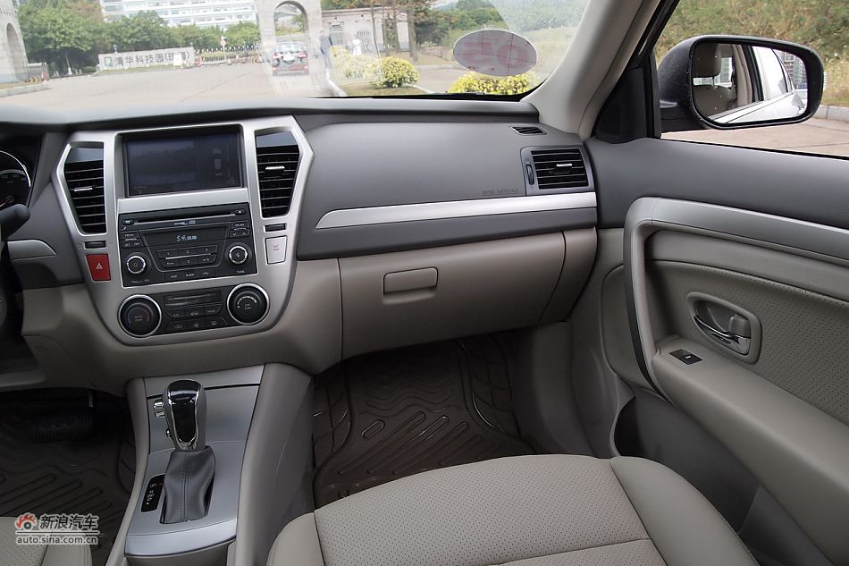 东风风神A60内饰