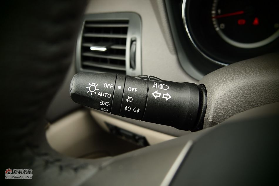 东风风神A60内饰