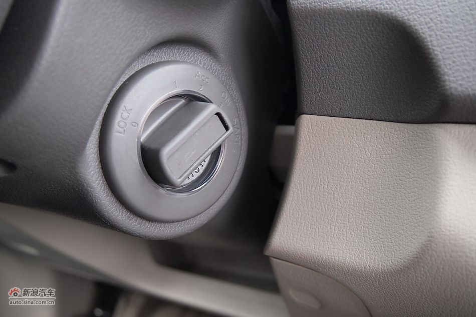 东风风神A60内饰