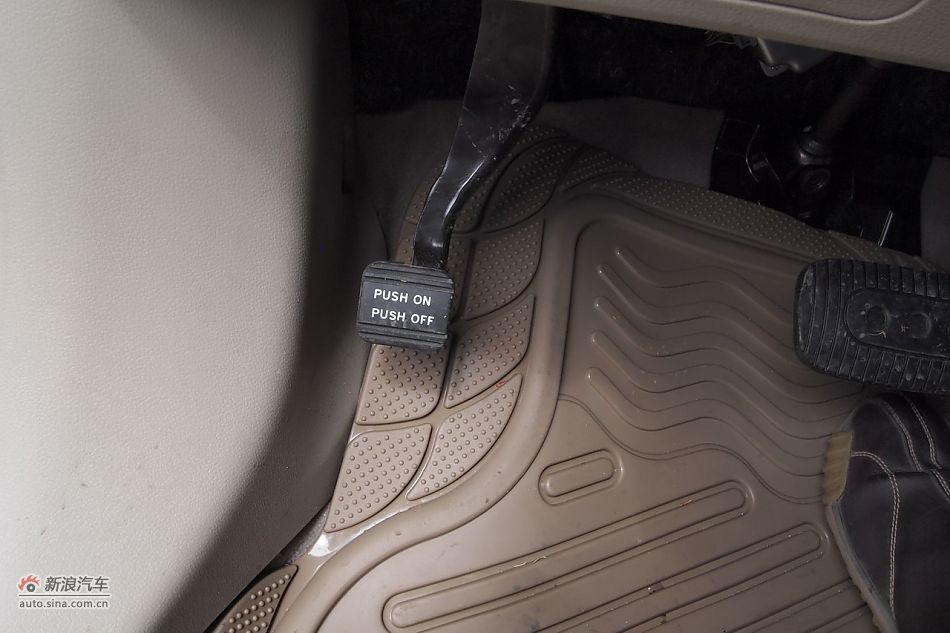 东风风神A60内饰