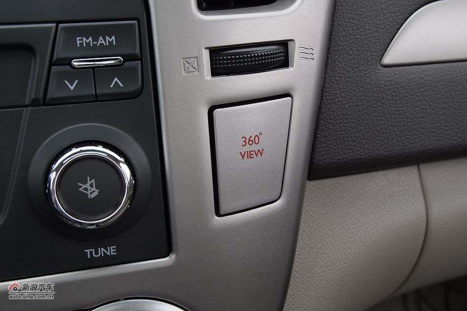 东风风神A60内饰