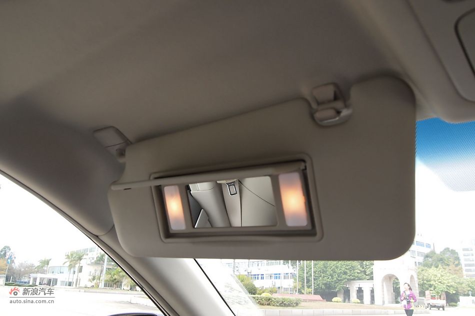 东风风神A60内饰