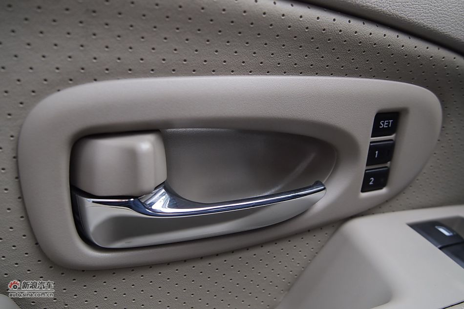 东风风神A60内饰