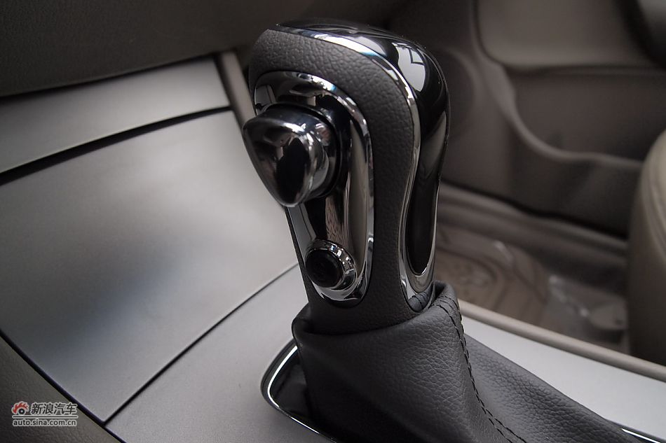 东风风神A60内饰