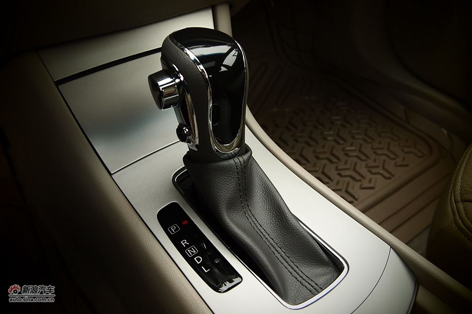 东风风神A60内饰