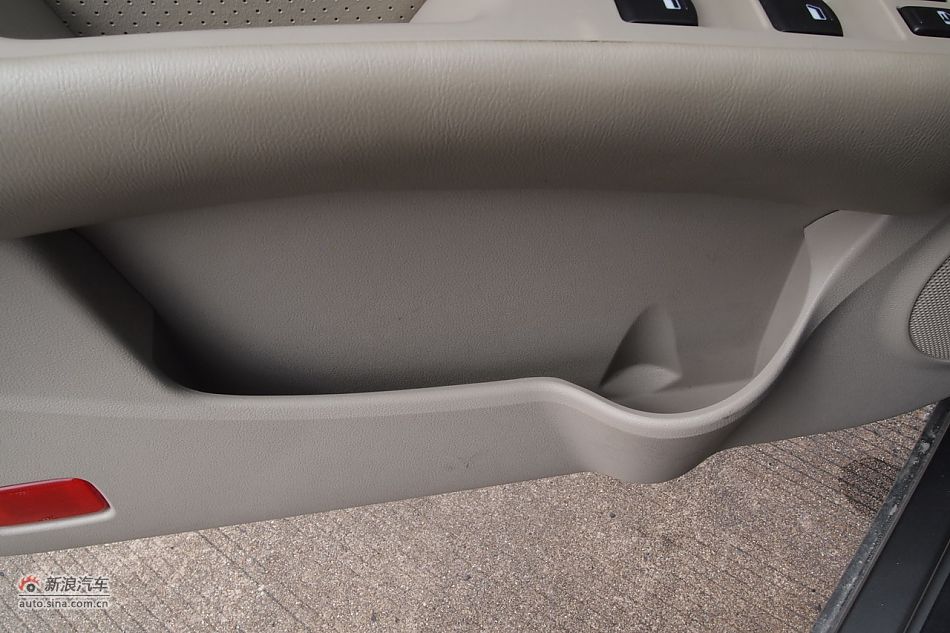 东风风神A60座椅空间