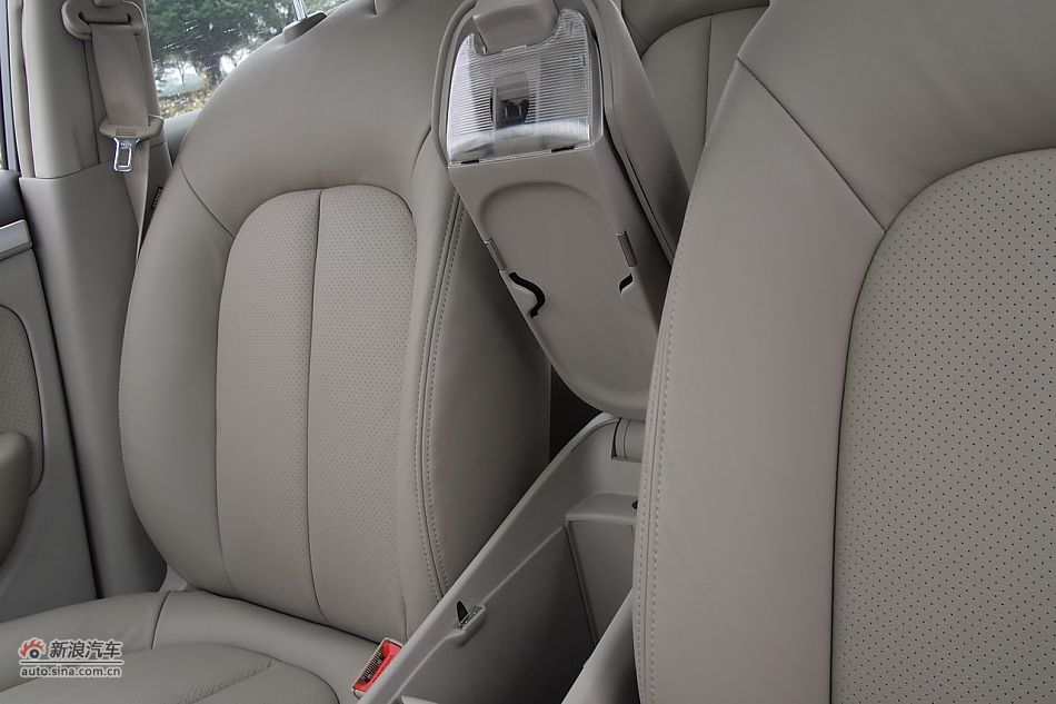 东风风神A60座椅空间