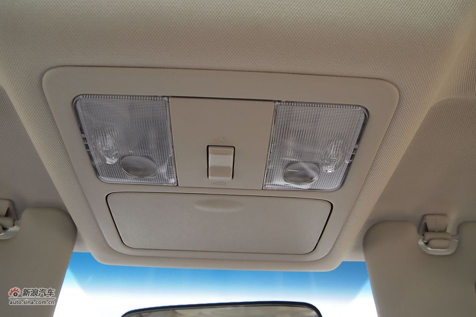 东风风神A60座椅空间