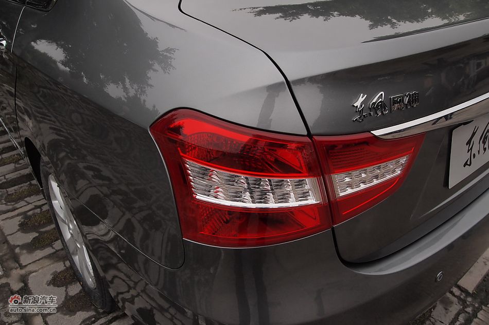 东风风神A60外观细节