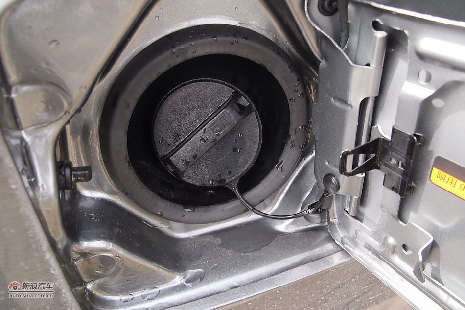 东风风神A60油箱盖