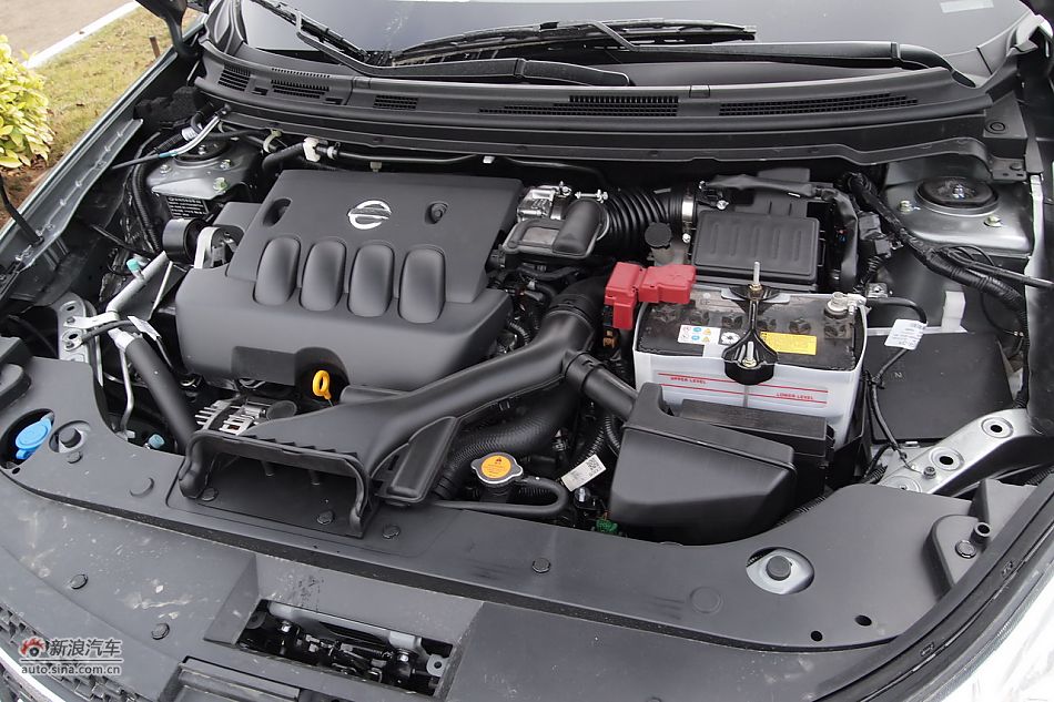 东风风神A60引擎舱