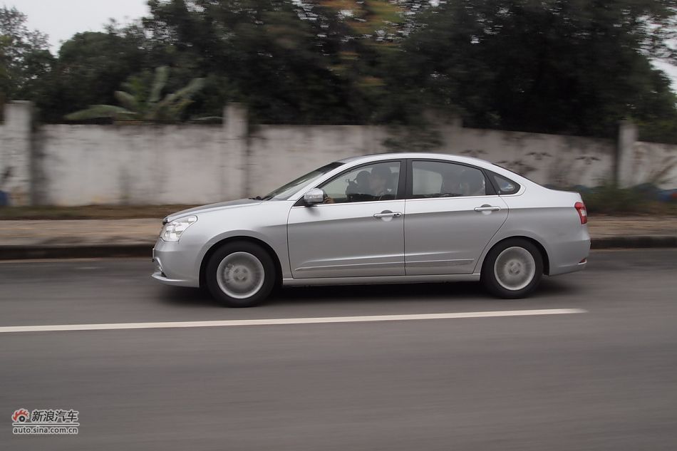东风风神A60试车