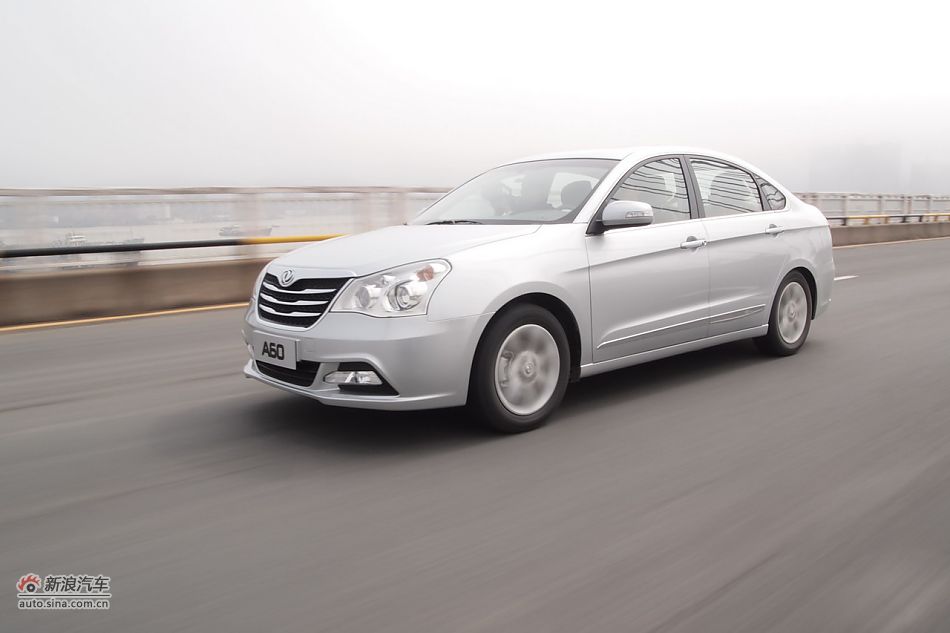 东风风神A60试车