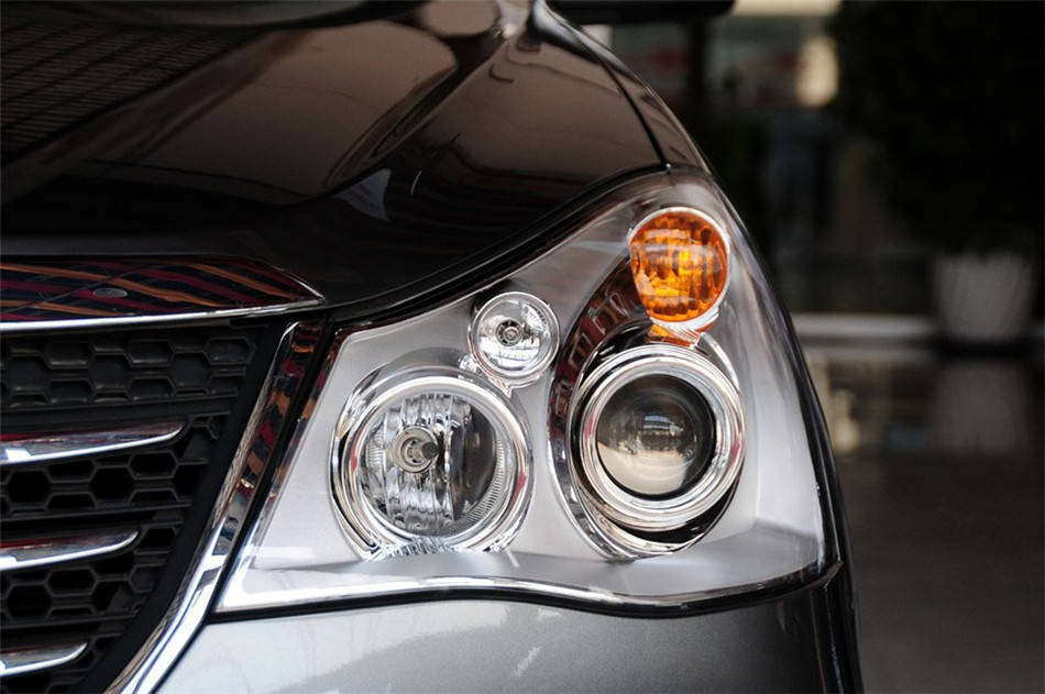 2012款东风风神A60 2.0L CVT尊贵型