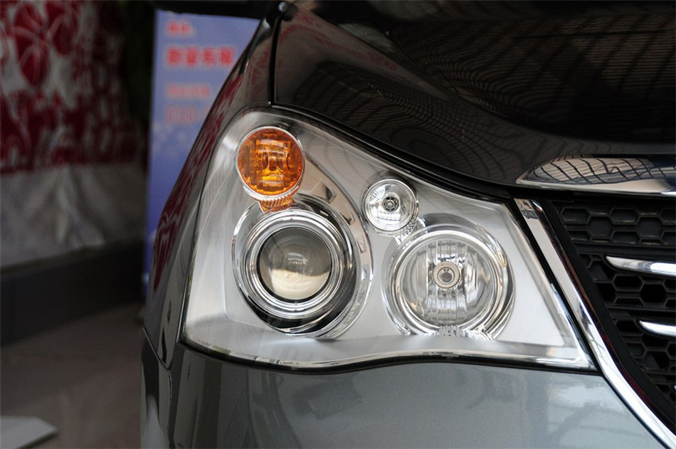 2012款东风风神A60 2.0L CVT尊贵型