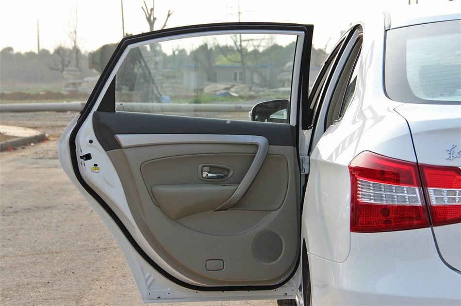 2014款 1.6L MT 豪华型