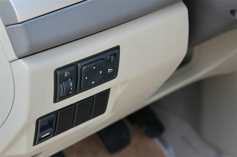 2014款 1.6L MT 豪华型