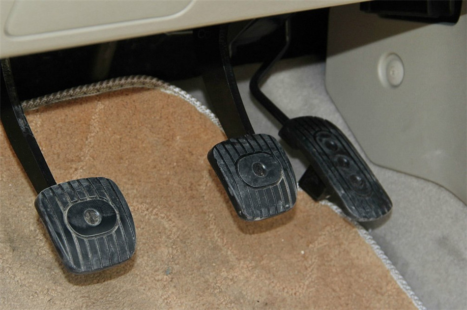 2014款 1.6L MT 豪华型