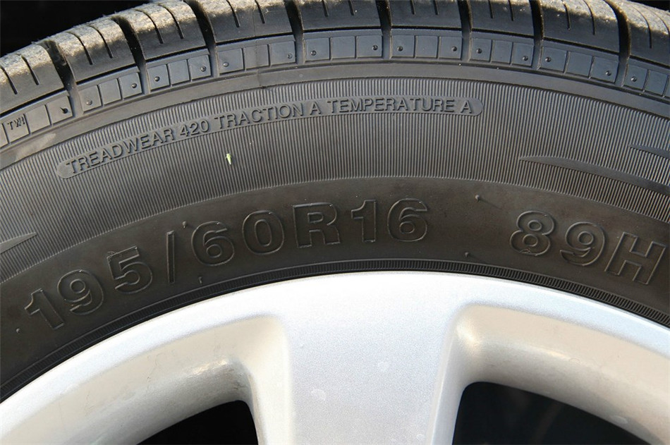 2014款 1.6L MT 豪华型