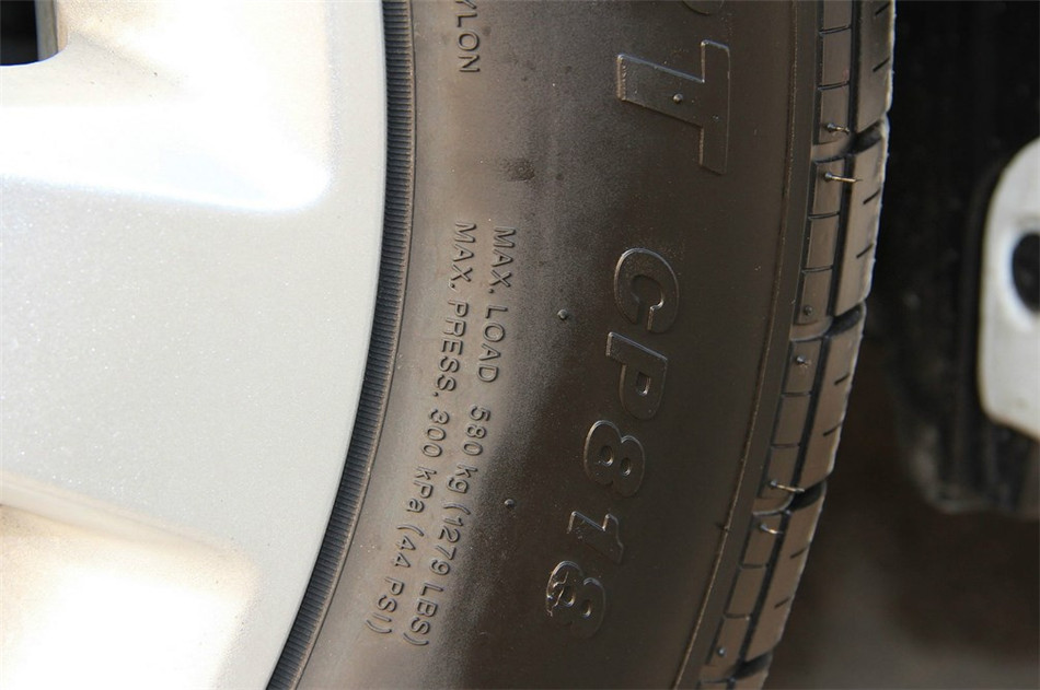 2014款 1.6L MT 豪华型