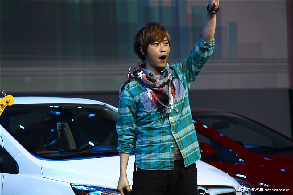 五月天主唱阿信