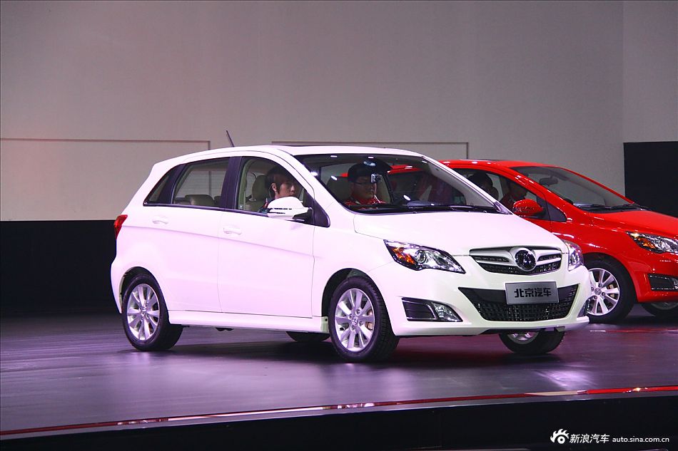 北京汽车E系列上市现场图