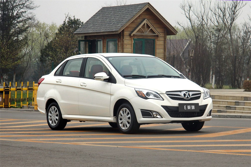 2013款北京汽车E系列1.3L手动乐天版三厢