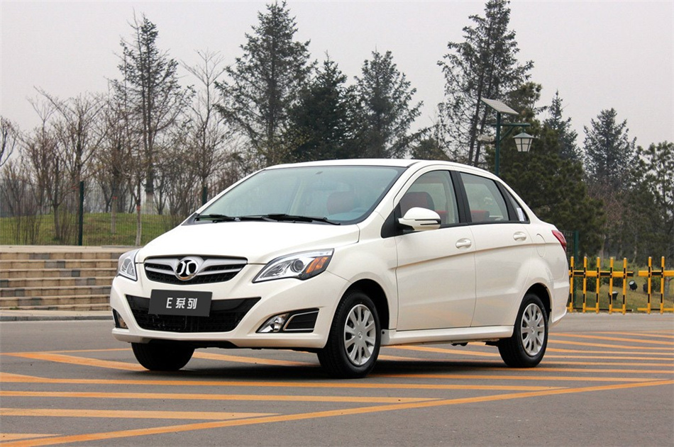 2013款北京汽车E系列1.3L手动乐天版三厢