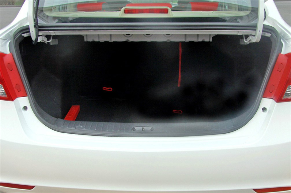 2013款北京汽车E系列1.3L手动乐天版三厢