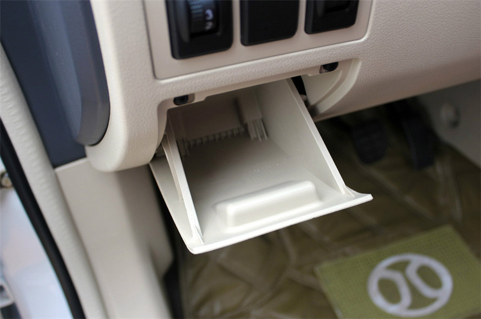 2013款北京汽车E系列1.3L手动乐天版三厢