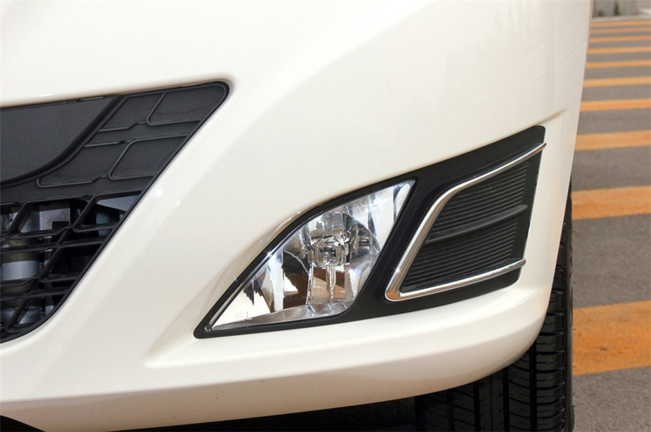 2013款北京汽车E系列1.3L手动乐天版三厢