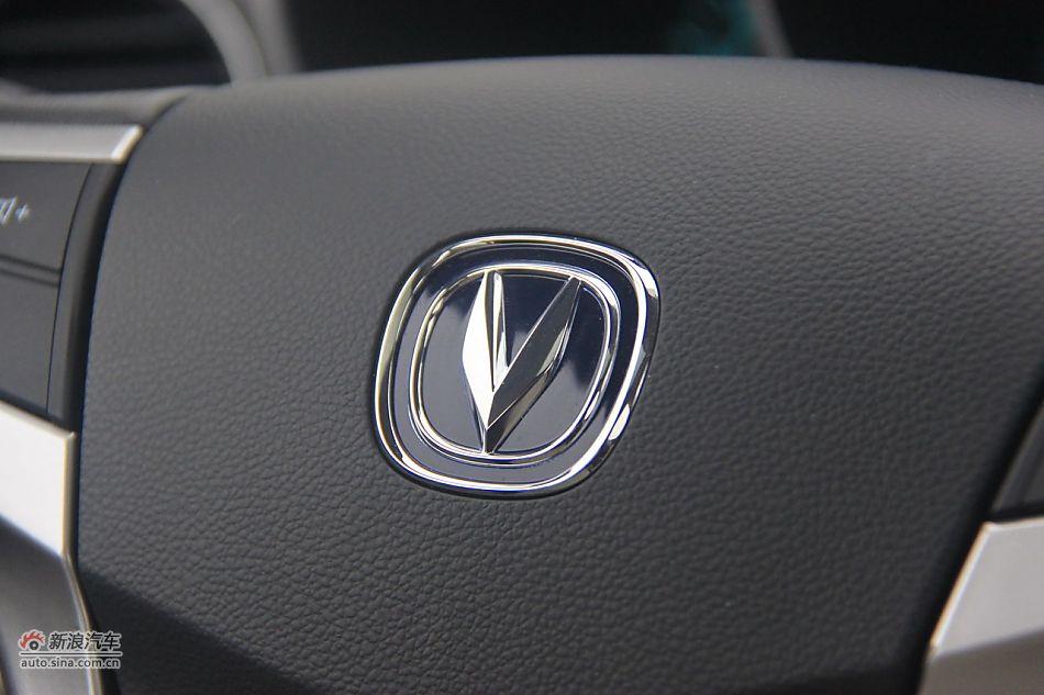 长安逸动1.6L手动挡